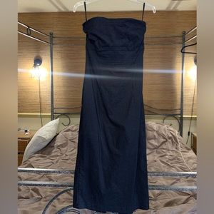 Pinstripe black tight strapless dress to the knees - Size Large.